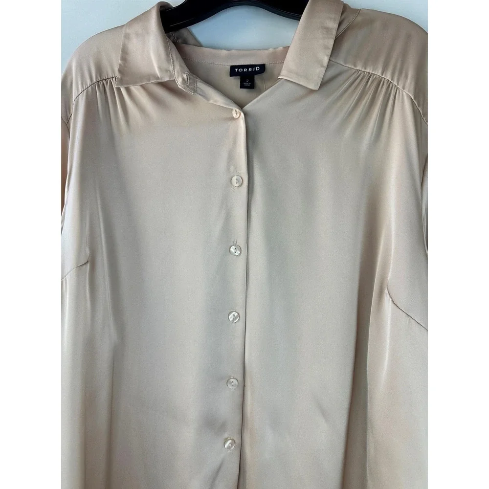 NWT Torrid Madison Satin Button Up Long Sleeve Shirt Blouse Top Plus Size 2 2X - Picture 5 of 9